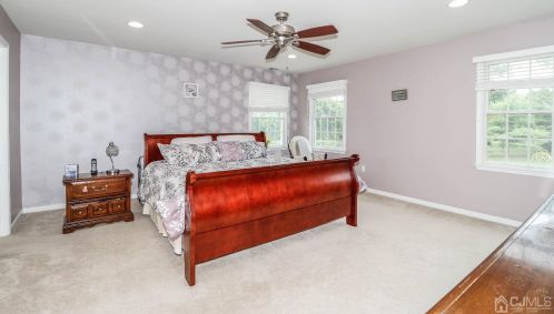 10 Summerhill Ct, Columbus NJ  08022-1970 exterior