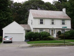 79 Evelyn Rd, Newton, MA 02468-1020