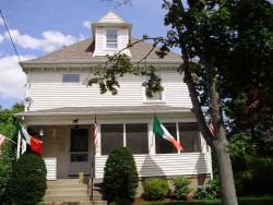 12 Washburn St, Newton, MA 02458-1304