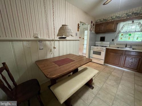 1 Budd Blvd, West Deptford NJ 08096-3332 exterior