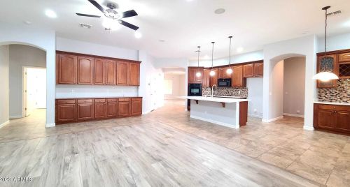 1920 Blaylock Dr, Phoenix AZ  85085-1715 exterior