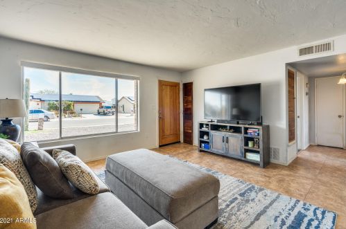 19408 5 Dr, Phoenix AZ 85027-4405 exterior