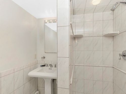 366 Sprague St, Dedham MA 02026-5242 exterior