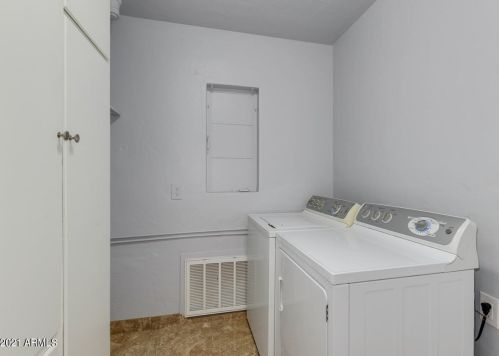 1501 Edgemont Ave, Phoenix AZ 85035-1808 exterior