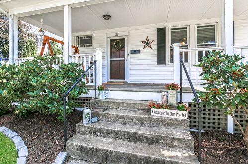 22 Merrill Rd, Worcester, MA 01606-2741