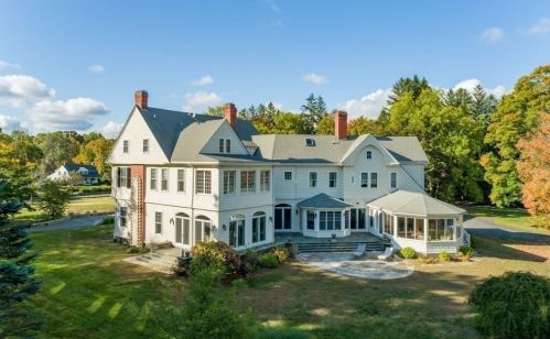 1 Sears Rd, Southborough MA 01772-1101 exterior