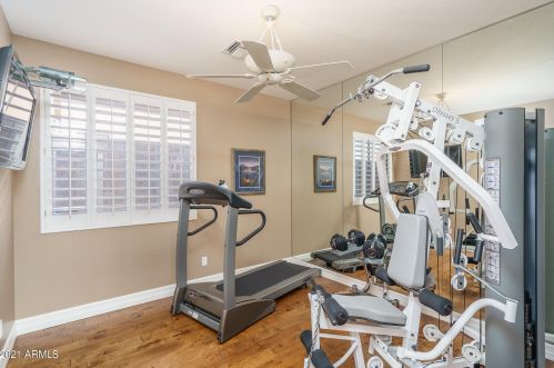 27417 60 Ln, Phoenix AZ 85035-4824 exterior