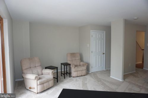 11916 New Country Ln, Columbia MD 21044-4405 exterior