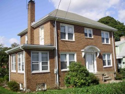 1605 Washington St, Newton, MA 02465-2222