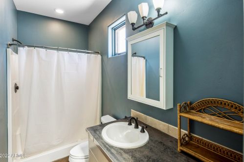 2020 Bethany Home Rd, Phoenix AZ 85014-2434 exterior