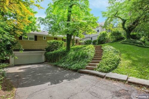 208 Hickory Ave, Tenafly NJ  07670-1546 exterior