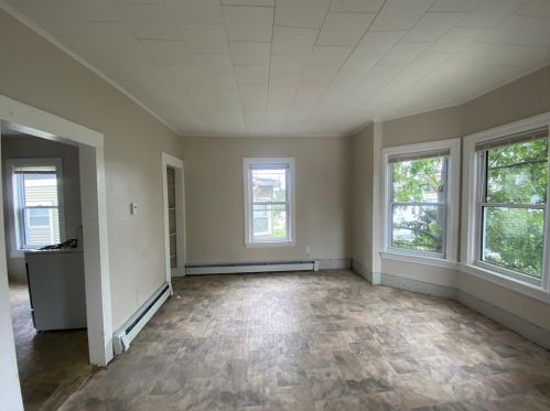 1 Goulding St, Worcester MA 01609-2610 exterior