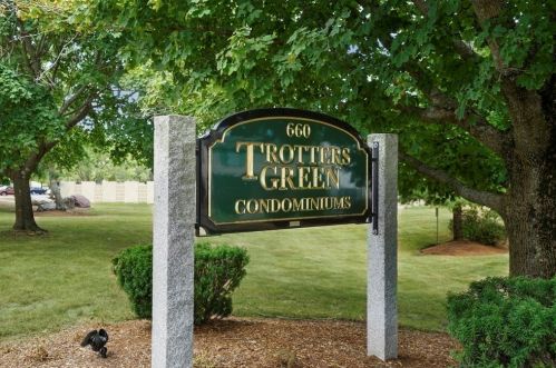 660 Union St, Braintree MA 02184-4106 exterior