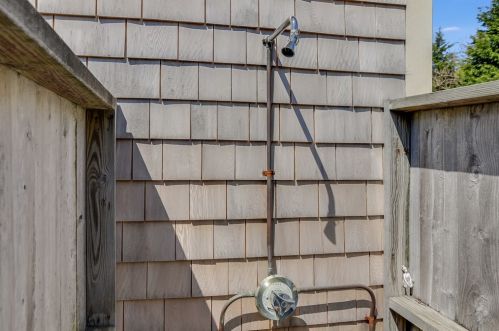 330 Hay Rd, Eastham MA  02642-2641 exterior