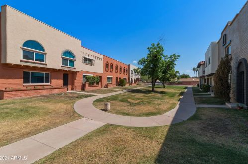 3815 28 St, Phoenix AZ 85008-4740 exterior