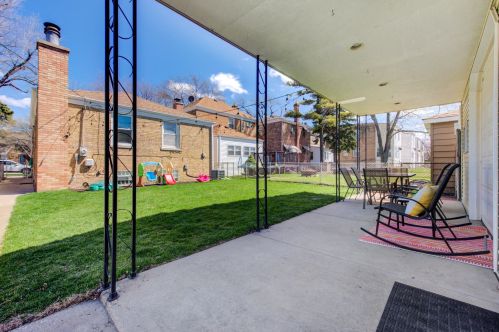 3618 Oak Park Ave, Forest View IL 60402-3865 exterior