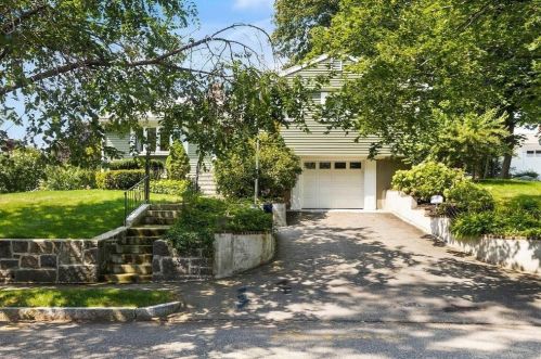 225 Governors Rd, Quincy, MA 02169-1109