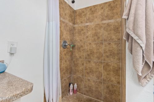 2248 Chipman Rd, Phoenix AZ 85040-2472 exterior