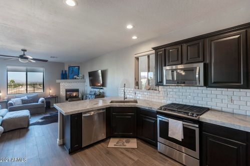 12819 18 Pl, Phoenix AZ 85034-6710 exterior