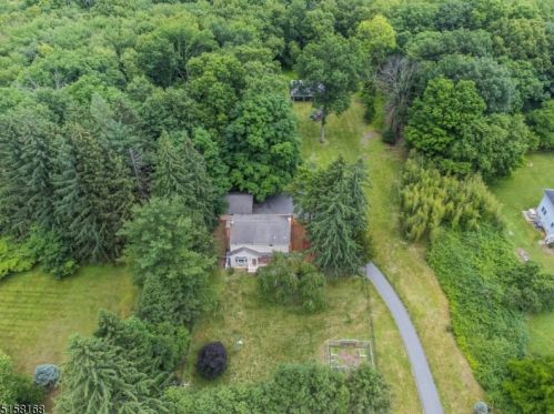 440 Stonetown Rd, Skyline Lakes NJ  07456-1200 exterior