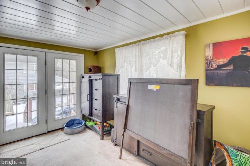 160 Laurel St, West Deptford NJ 08096-1835 exterior