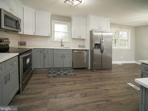 145 Crown Point Rd, West Deptford NJ  08093-1131 exterior