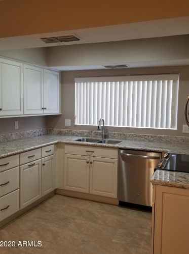 12639 40 Pl, Phoenix AZ 85050-8745 exterior