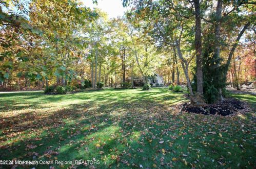 1062 Lakehurst Ave, Jackson Twp NJ 08527-5250 exterior