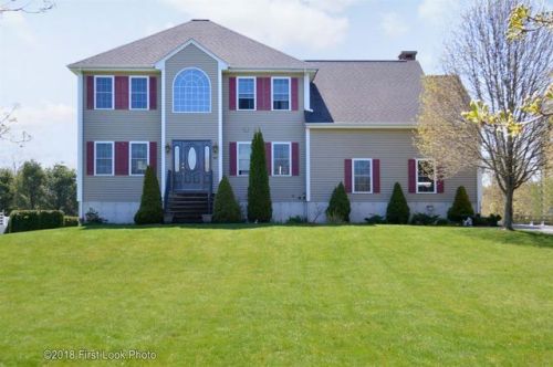 80 Burnside Ave, Seekonk, MA 02771-1012