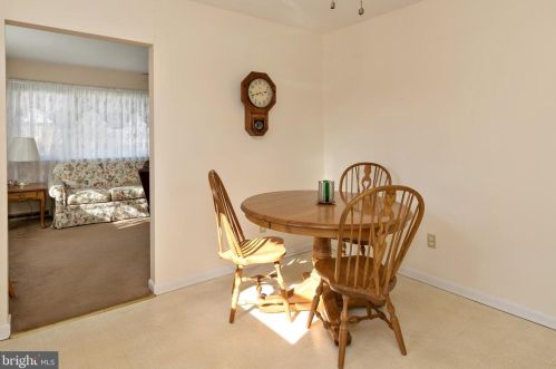 5 Cambridge Ave, Erial NJ 08081-1229 exterior