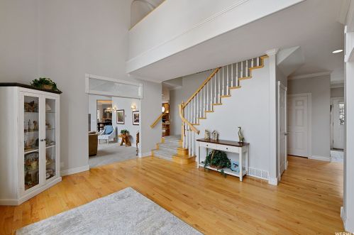 35 Lone Holw Dr, Sandy UT 84092-5530 exterior