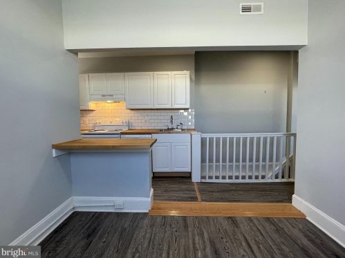 1815 20 St, Philadelphia PA 19145-2048 exterior