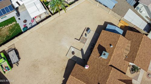 2322 Country Gables Dr, Phoenix AZ 85053-4532 exterior