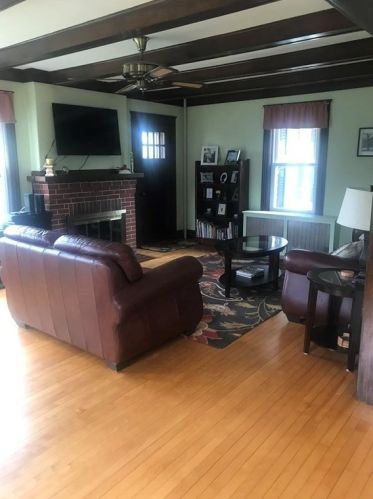 183 Pleasant St, Leicester MA 01524-1421 exterior