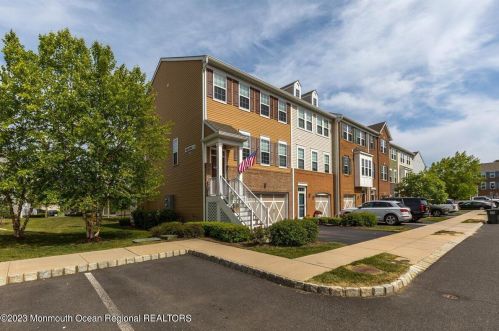 111 Waypoint Dr, Tinton Falls, NJ 07724