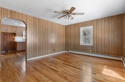 83 Litchfield Ave, Dracut MA 01826-2565 exterior