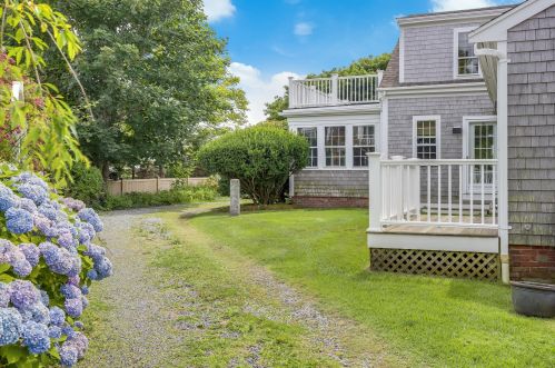 75 Main St, Chatham MA 02633-2419 exterior