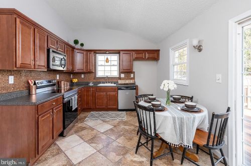 7 Nassau Ave, West Deptford NJ 08066-1120 exterior