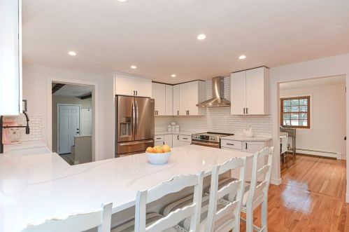 37 Needham St, Norfolk MA  02056-1648 exterior