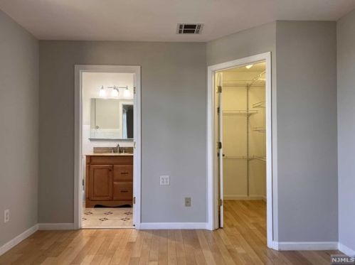 4 Mahan St, Tenafly NJ  07670-1822 exterior