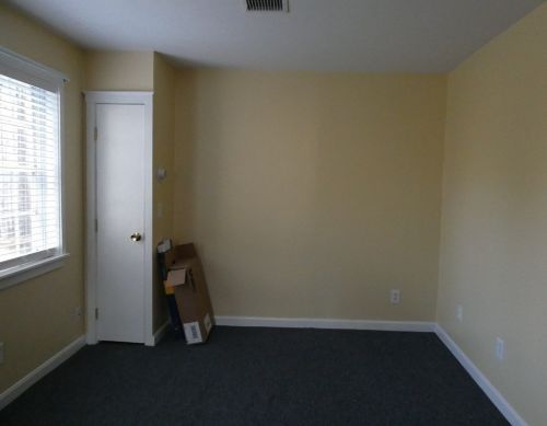 496 Nash Rd, New Bedford MA 02746-1827 exterior