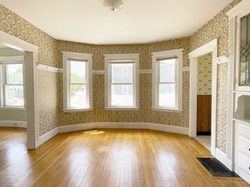 168 Brook Rd, Milton MA  02186-1643 exterior