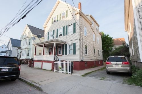 194 Bonney St, New Bedford, MA 02740-3251