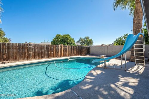 2324 Cactus Rd, Phoenix AZ 85032-7609 exterior