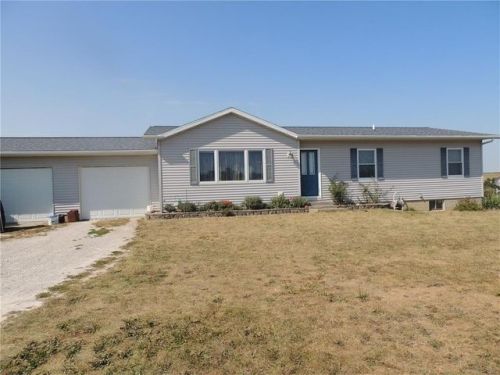 2875 58th St, Vinton, IA 52349-9331