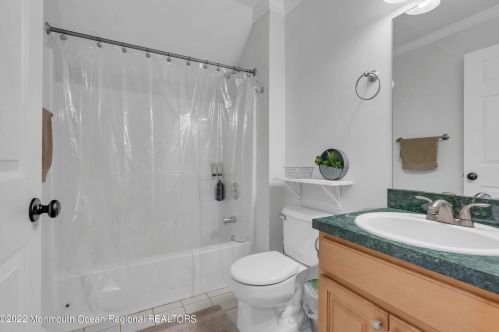 8 Bailey Ct, Jackson Twp NJ  08527-4459 exterior