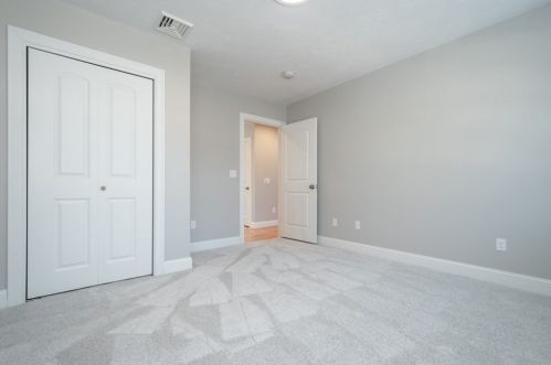 711 Salisbury St, Worcester MA 01609-1122 exterior