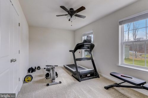 618 Schaeffer Ave, West Deptford NJ 08096-6631 exterior