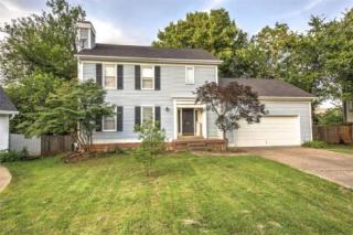 519 Vineleaf Dr, Louisville KY  40222-4692 exterior