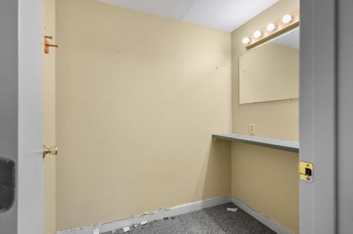 1062 Taunton Ave, Seekonk MA 02771-3111 exterior